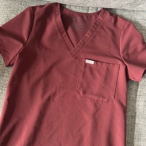 FIGS Catarina scrub top - dark cherry XS